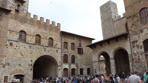 Saint Gimignano Toscana Italien April 2019 Turister Går Katedralstorget Saint — Stockvideo