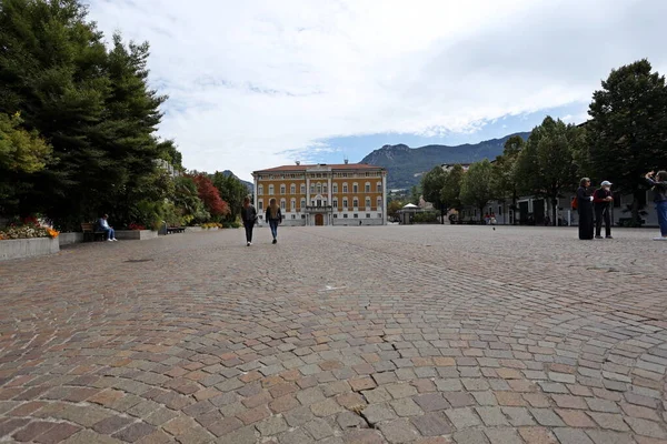 Trento Italia Agosto 2021 Piazza Fiera Con Palacio Del Obispo —  Fotos de Stock