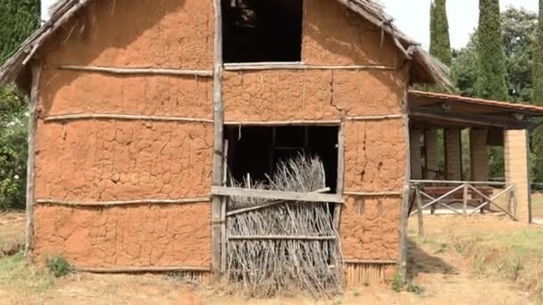 Baratti Toscane Italie Août 2021 Reconstruction Une Cabane Étrusque Dans — Video