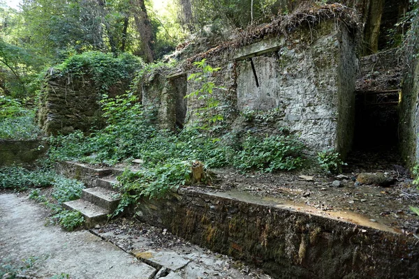 이탈리아 투스카니에 고고학적 광산촌 뮐리나 제마에 고대에 버려진 페로의 — 스톡 사진