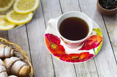 çay poppies, kruvasan, kahvaltı ile