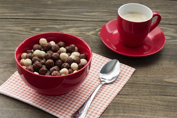 En hälsosam frukost flingor bollar med mjölk och kaffe — Stockfoto