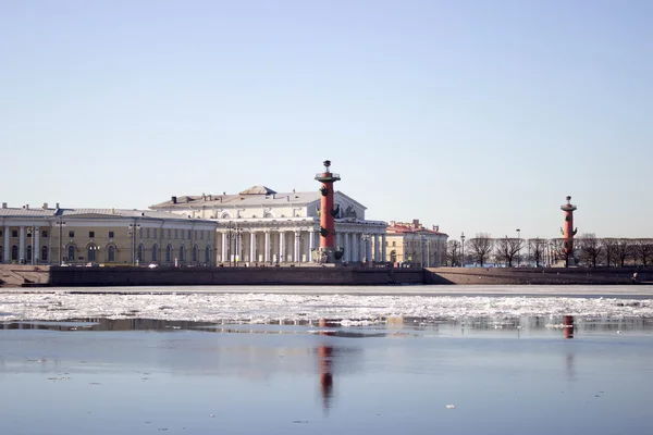 Vista de San Petersburgo. Isla Vasilyevsky en el día de otoño — Foto de Stock