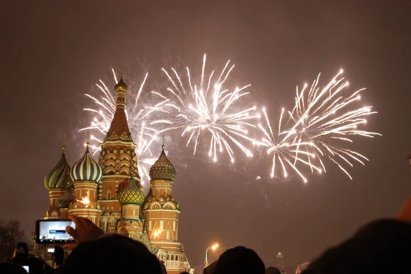 Новогодний фейерверк в Москве, на открытом воздухе — стоковое фото
