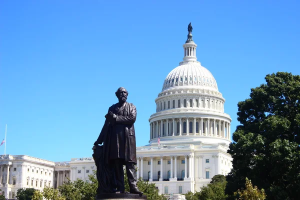 El edificio del Capitolio de los Estados Unidos en Washington DC, EE.UU. — Foto de Stock