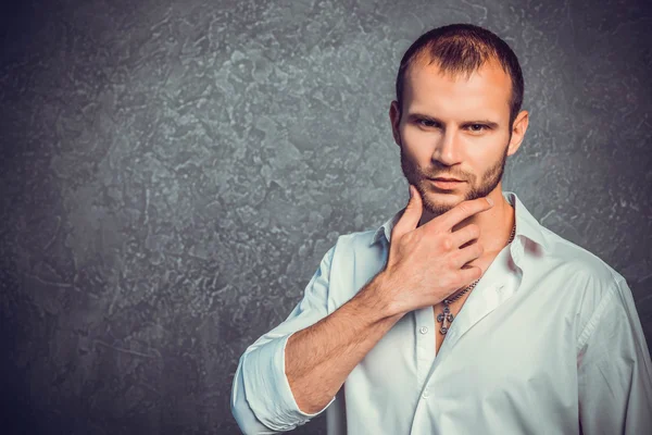 Brutali uomini d'affari in breve tempo. Concetto di capo . — Foto Stock