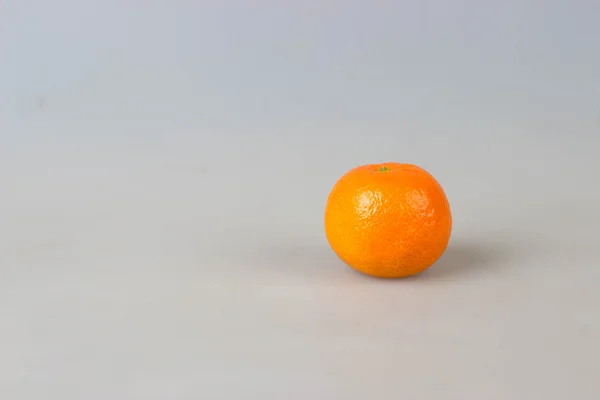 Concept de fruit. Orange isolé — Photo