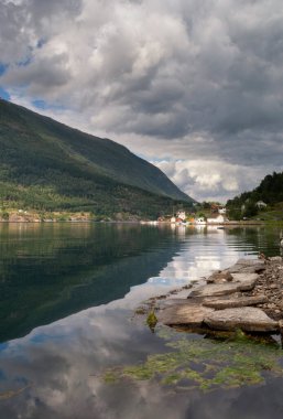 Arnafjorden 'e bak