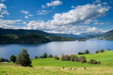 Slidrefjorden 'a bak