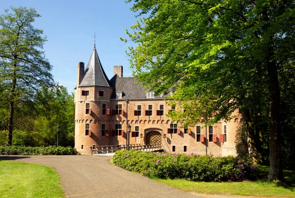 Schloss Het Oude Loo vom umliegenden Park aus gesehen — Stockfoto