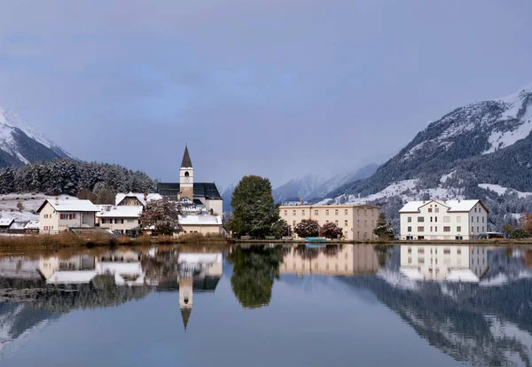 Tarasp İsviçre 'nin Scuol bölgesinde bir köydür.