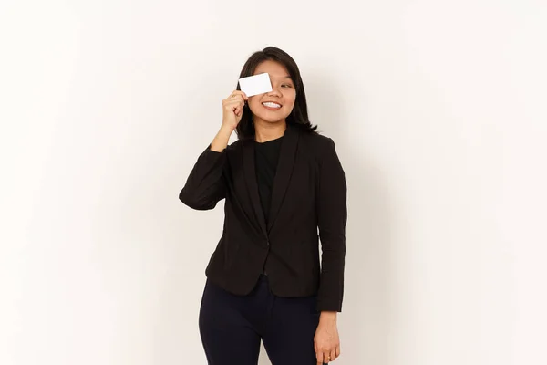 Mooie Aziatische Vrouw Dragen Zwart Pak Holding Tonen Blanco Creditcard — Stockfoto