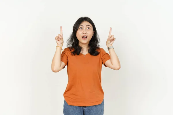 Hermosa Mujer Asiática Con Camiseta Color Naranja Mostrando Apuntando Hacia —  Fotos de Stock