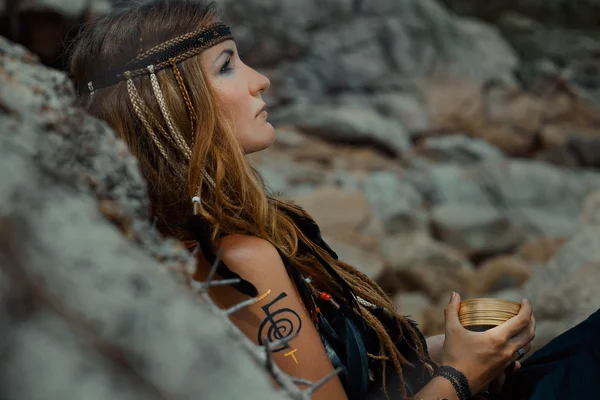 Young beautiful woman with tarot cards outdoor — Stock Photo, Image