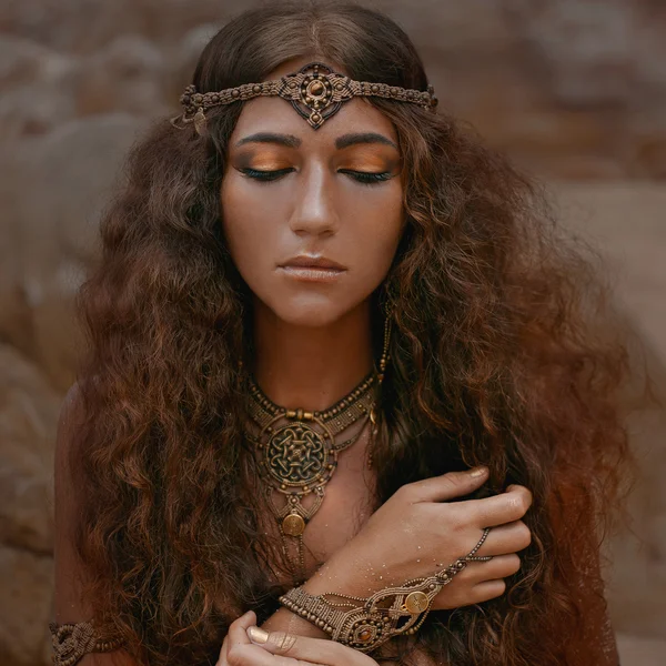 Etnik takı güzel kız