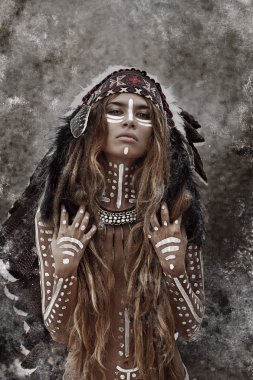 Hintli kadın avcısı