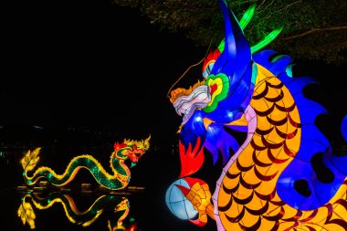 Nakhonsawan, Tayland - Aralık 2018: Çin Yeni Yılı kutlamak için Fener kukla festivali, Nakhonsawan, Tayland 'da turizm merkezi