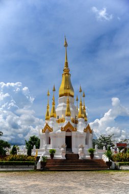 Altın ve beyaz Pagoda