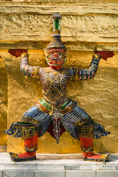 タイのカラフルな巨人 — ストック写真