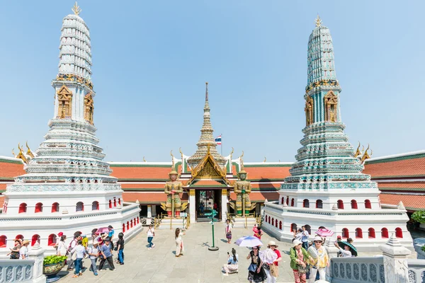 Čínští turisté na Wat Phra Kaew. — Stock fotografie