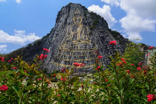 Buddha auf Klippe geschnitzt — Stockfoto