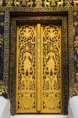 Oymalı ahşap kapılar, Boes