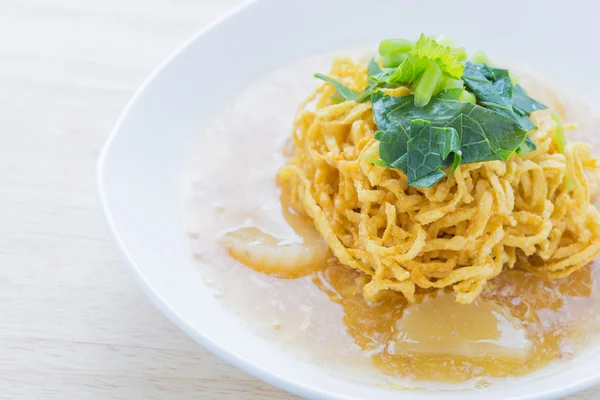 Pan fried noodles with pork. — Stock Photo, Image