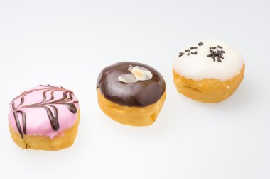 3 parça çörek tat.