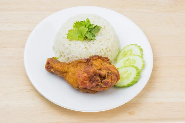 Ταϊλανδικά τρόφιμα Φάστ φούντ, τηγανητό κοτόπουλο με ρύζι — Φωτογραφία Αρχείου