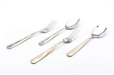 Beyaz arka plan üzerinde 4 kaşık