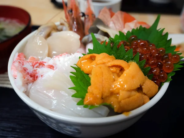 Closeup Selective Focus Various Fresh Seafood Topped Rice Bowl Japanee — Stock Photo, Image