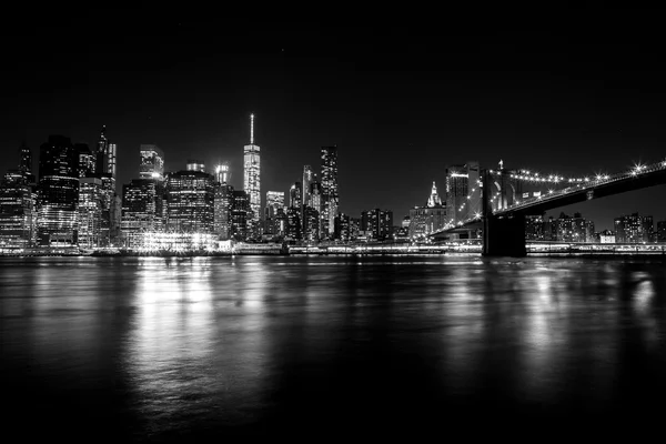 Manhattan à noite — Fotografia de Stock