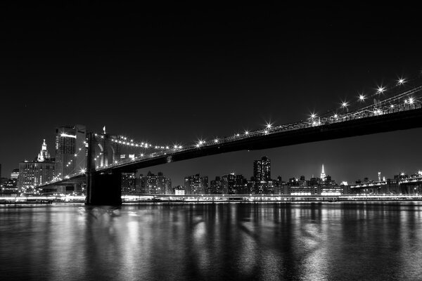 View of Brooklyn Bridge at night