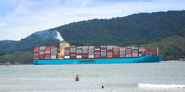 Santos Brezilya Aralık 2020 Gemi Santos Limanından Ayrılan Bir Maersk — Stok fotoğraf