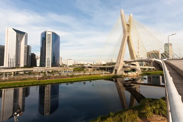 Ponte Fiada a Cabo em São Paulo — Fotografia de Stock