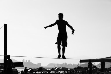Slackline sahilde