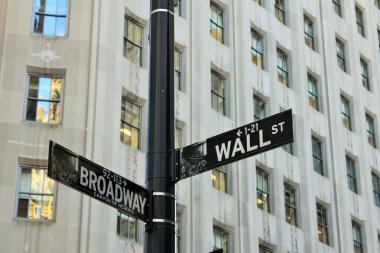New York Wall street ve broadway köşe işareti