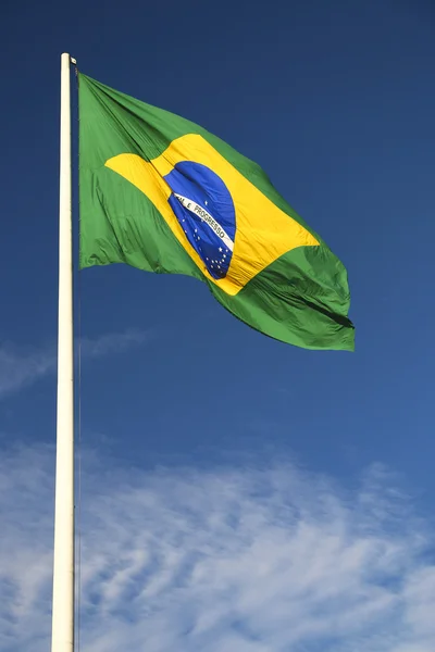 Bandeira Brasileira acenando — Fotografia de Stock