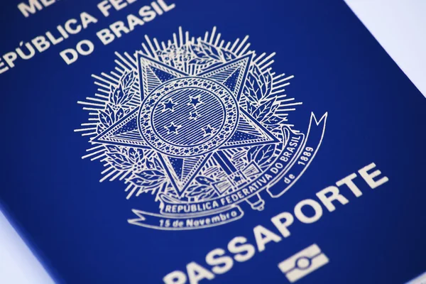 Primo piano passaporto brasiliano — Foto Stock