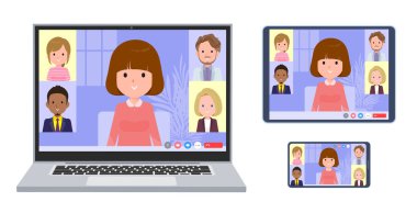 Çevrimiçi toplantı yapan bir grup kadın. Bir dizüstü bilgisayar, tablet ve akıllı telefon seti. Yönlendirmesi çok kolay..