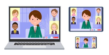 Bir grup liseli kız online toplantı yapıyor. Bir dizüstü bilgisayar, tablet ve akıllı telefon seti. Yönlendirmesi çok kolay..