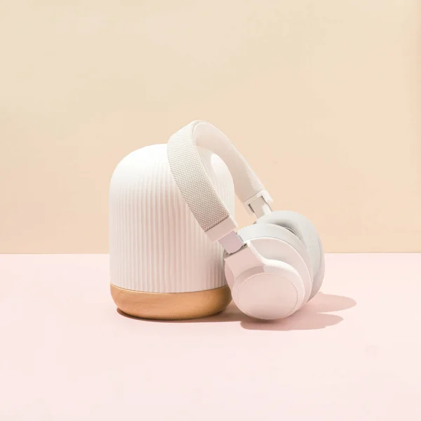 Beautiful Stone Lamp White Headphones Pastel Beige Background Minimal Music — Stock Photo, Image