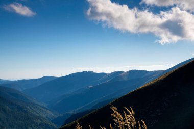 Tranfagarasan otoyolu, Avrupa, Romanya 'nın en güzel yollarından biri. Hayat boyu süren bir deneyim.