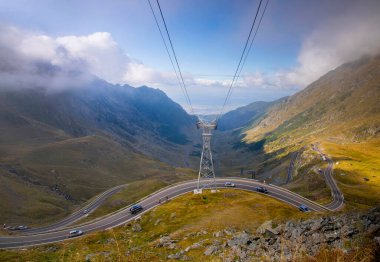 Tranfagarasan otoyolu, Avrupa, Romanya 'nın en güzel yollarından biri. Hayat boyu süren bir deneyim.