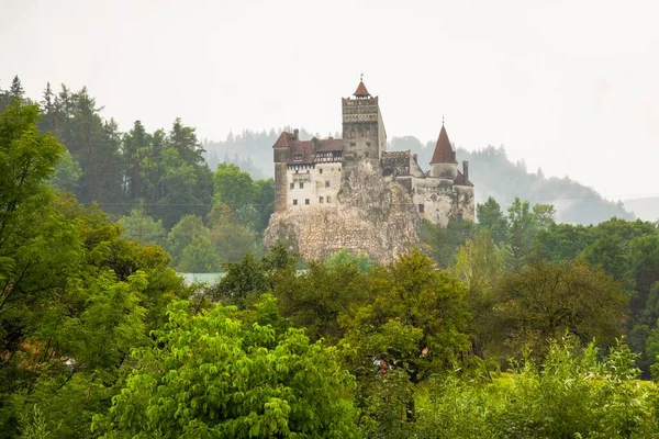 Zamek Dracula Brasov Rumunia Piękny Krajobraz — Zdjęcie stockowe
