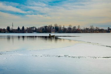 Kış zamanı Snagov Gölü