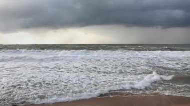 Akşam deniz kıyısı