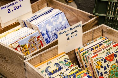 Portekizce çinilerle kutusu,