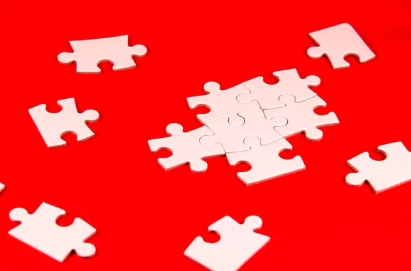 Solving the puzzle — Stock Photo, Image