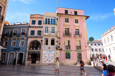 8 Mayıs (8 Mayo). Şehir merkezi Coimbra. Portekiz. 2019 yazı.
